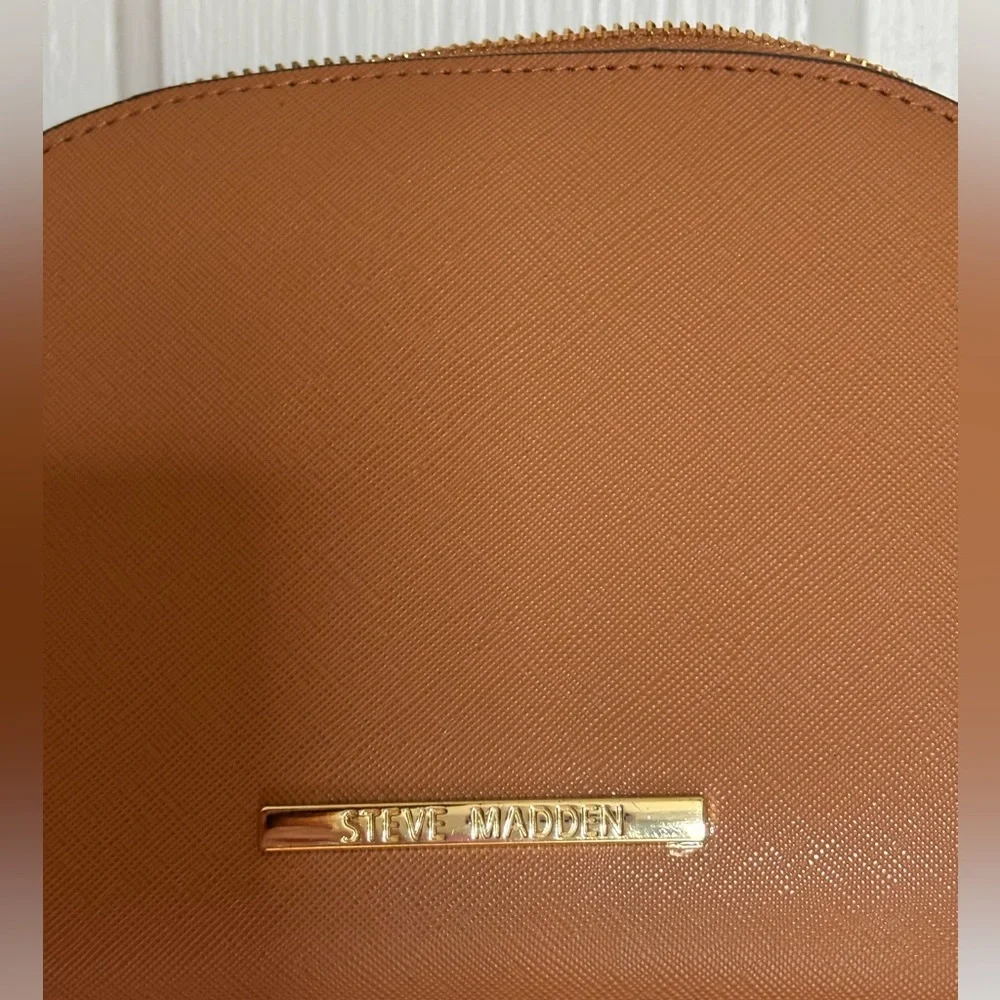 Steve Madden Crossbody Handbag with Detachable Scarf. FF60 - Picture 3 of 7